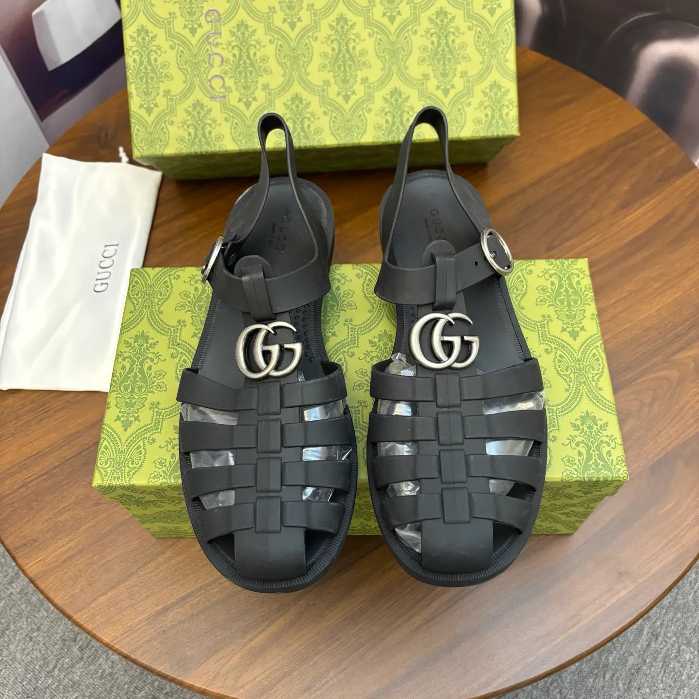 Men's shoes 260💰 [Gucci] Counter quality, top-quality original goods, real photos! Original TPU material, fine workmanship, comfortable; genuine 1:1 replica Size: 36 ~ 46